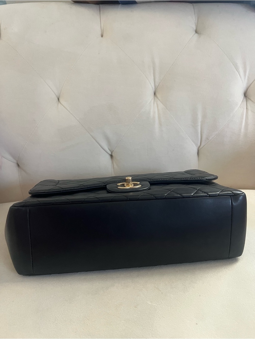 Chanel Quilted Lambskin Mademoiselle Chic Flap Jumbo Size Black Gold hardware - Picture 5 of 14